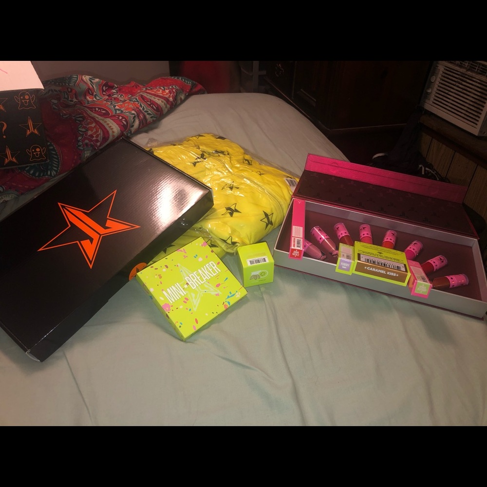 🧡🖤Jeffree Star Supreme Mystery Box Bundle🧡🖤